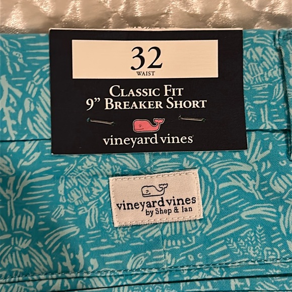Vineyard vines new shorts - Picture 3 of 5